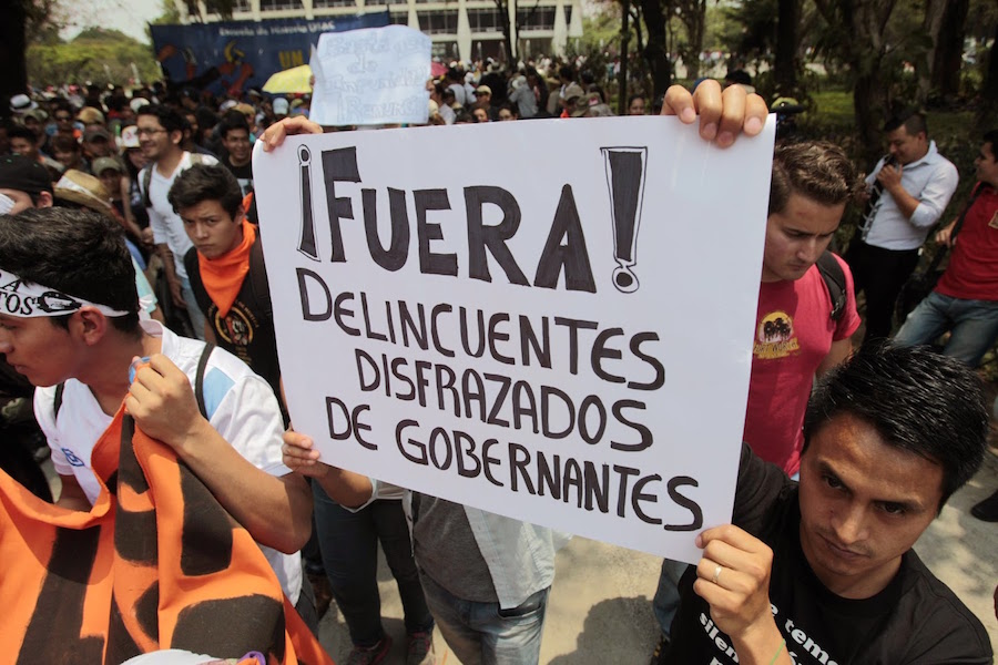 movilización-popular-en-guatemala-piden-renuncia-de-otto-pérez-molina-y-roxana-baldetti